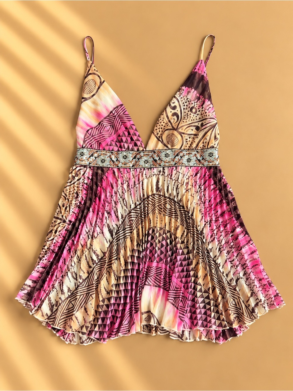 Vintage Y2K Babydoll Spaghetti-Strap V-Neck Tank Top in Pink